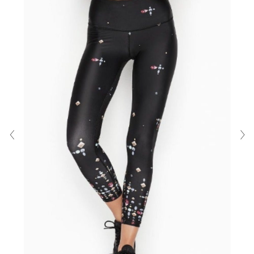 Victoria's secret diamond print leggings.